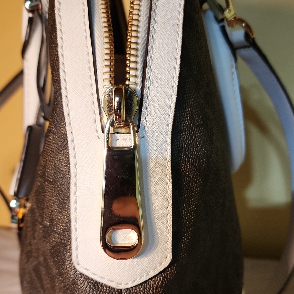 Michael Kors Brown and White Smythe Dome Medium Satchel Classic Style NWOT - Picture 7 of 12
